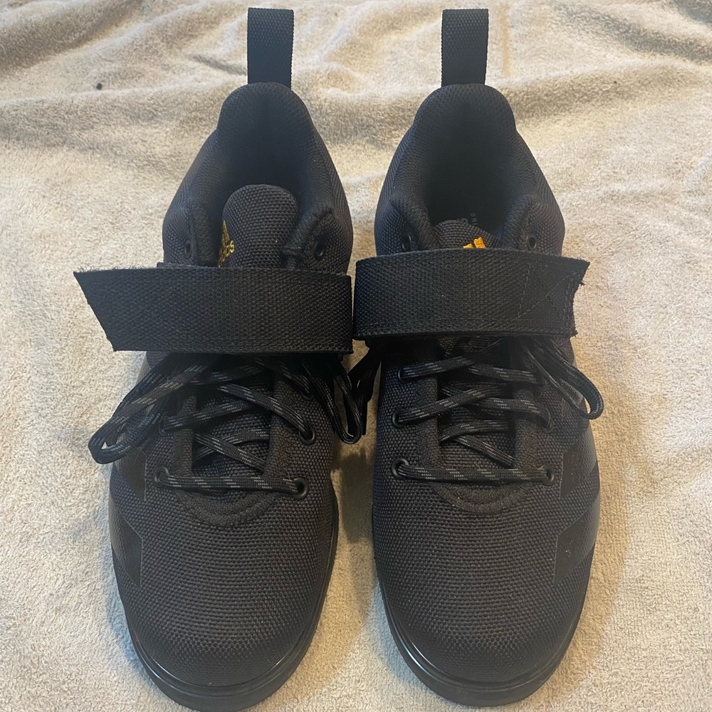 adidas Men's Powerlift 4 Weightlifting Track and Field Shoe